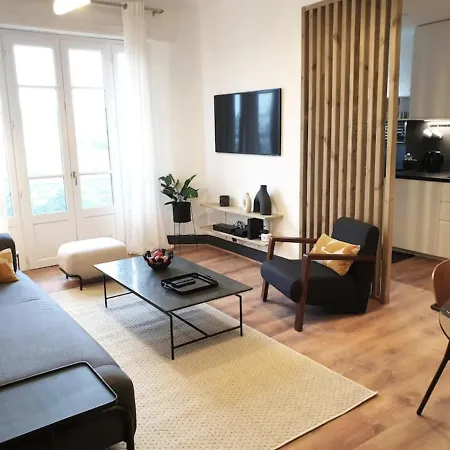 : Le 5e - Design Dans Un Ancien Palace Appartement Vichy